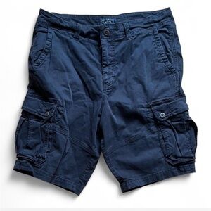 American Eagle Outfitters Black Cargo Shorts with Relaxed Fit